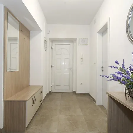Apartment Andelina Split